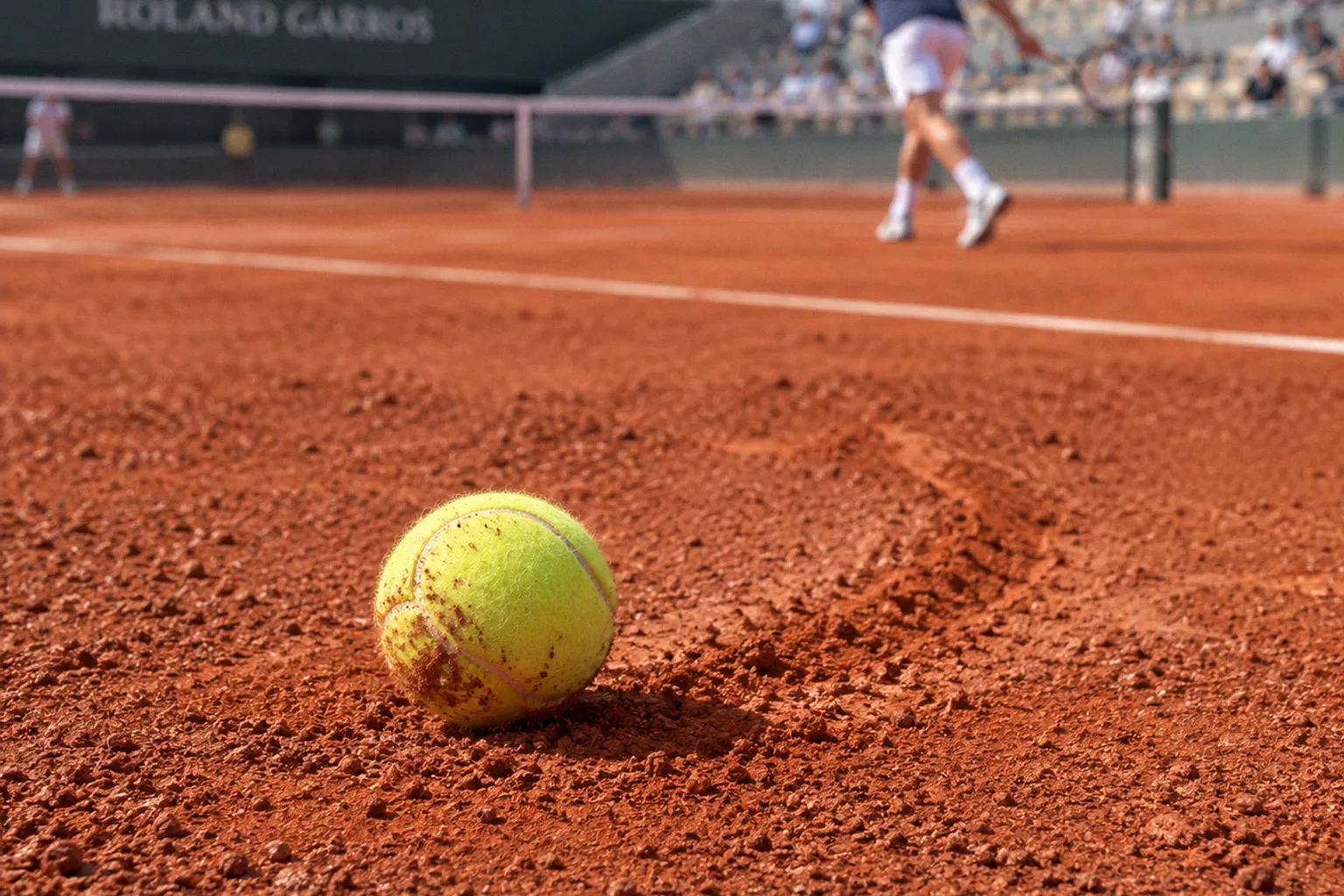 Red clay dust: How the surface alters ball trajectory at Roland Garros