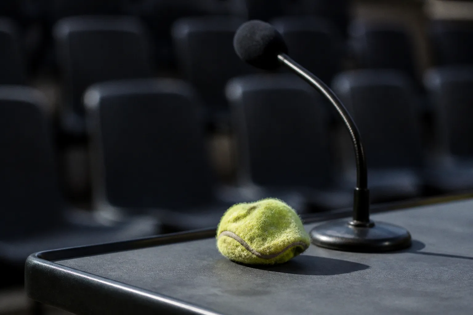 Tennis press conference psychology: Handling high-stakes pressure